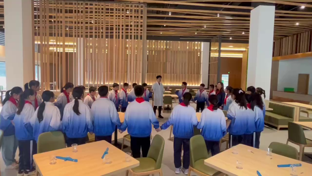 1696835333241086718.png 640 (3).png